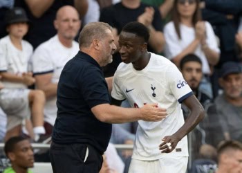 Tottenham : « Tu as fait de moi un meilleur joueur, une meilleure personne », le beau message d’adieu de Pape Matar Sarr à Ange Postecoglou - wiwsport