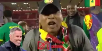 El-Hadji Diouf chambre Carragher après la victoire historique du Sénégal - wiwsport