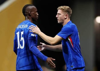 ATLANTA, GEORGIA - JUNE 16: Liam Delap #9 of Chelsea FC is greeted by Nicolas Jackson #15 as he makes debut during the FIFA Club World Cup 2025 group D match between Chelsea FC and Los Angeles Football Club at Mercedes-Benz Stadium on June 16, 2025 in Atlanta, Georgia. (Photo by Michael Regan - FIFA/FIFA via Getty Images)