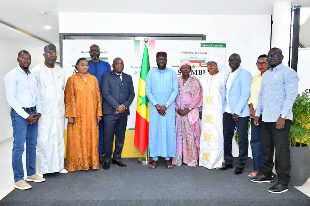 Coupe du Sénégal - Le Président de l’Assemblée nationale remet le Trophée de la finale féminine à la FSBB ! - wiwsport Coupe du Sénégal - Le Président de l’Assemblée nationale remet le Trophée de la finale féminine à la FSBB ! - wiwsport