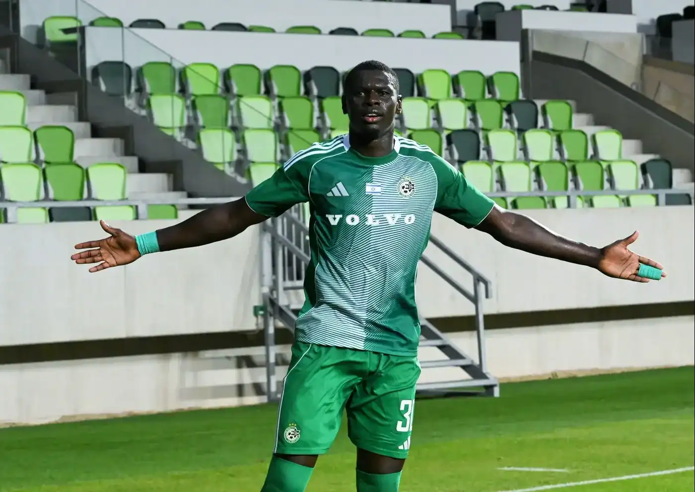 Ligue Conférence : Le Maccabi Haïfa tenu en échec par le FK Torpedo-BelAZ Jodino malgré un but d'Abdoulaye Seck - wiwsport Ligue Conférence : Le Maccabi Haïfa tenu en échec par le FK Torpedo-BelAZ Jodino malgré un but d'Abdoulaye Seck - wiwsport