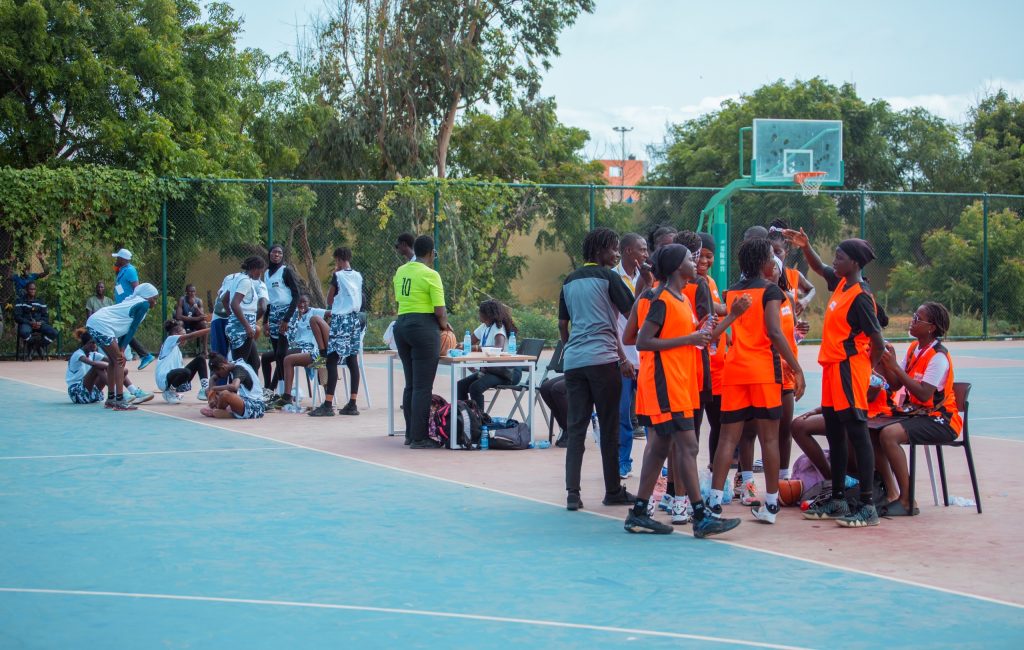 FENSCO 2025 - Basketball cadette : Ziguinchor et Kolda aux portes des demi-finales, Kaffrine s’incline à nouveau - wiwsport FENSCO 2025 - Basketball cadette : Ziguinchor et Kolda aux portes des demi-finales, Kaffrine s’incline à nouveau - wiwsport