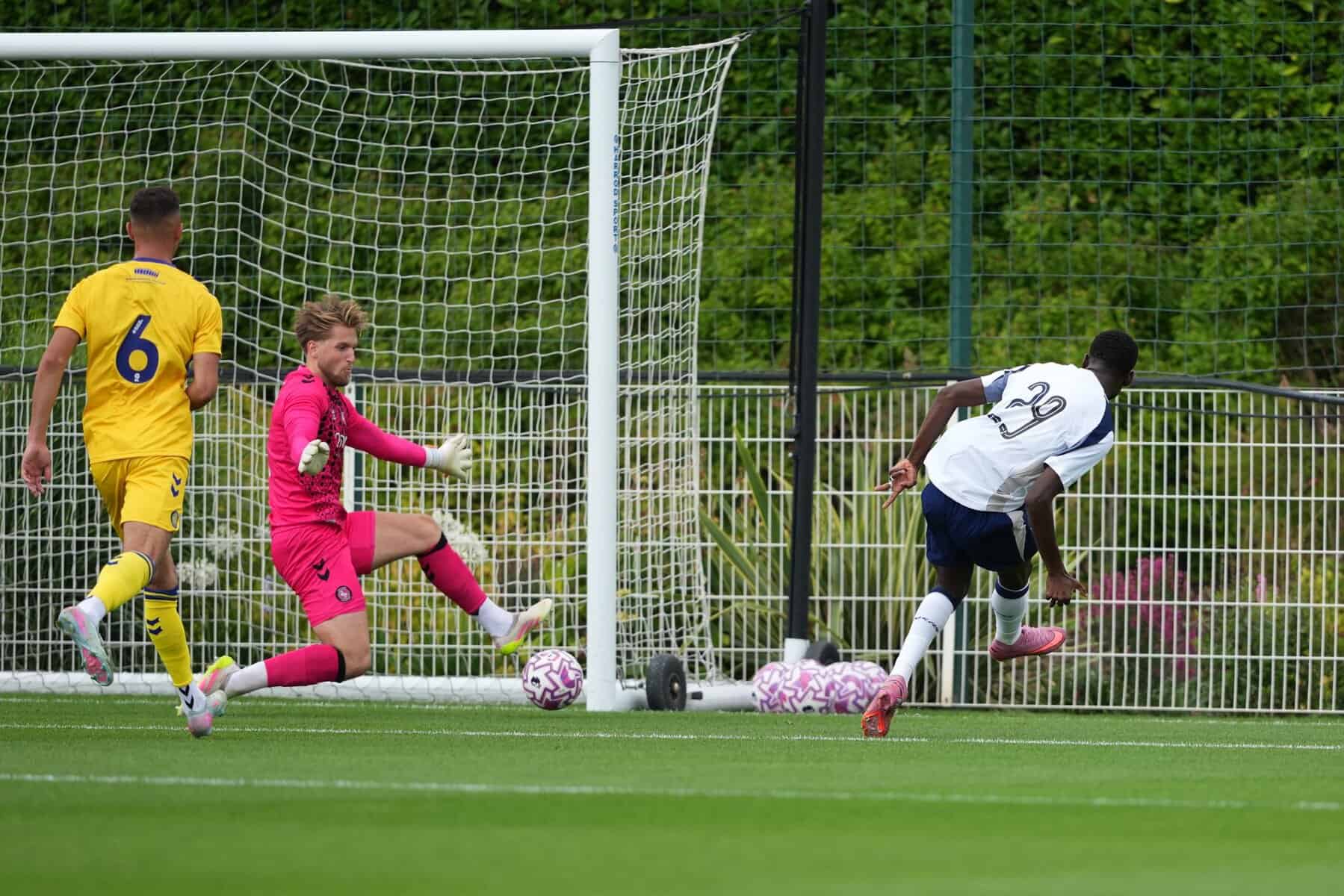 Tottenham : Pape Matar Sarr claque un doublé en amical face à Wycombe - wiwsport Tottenham : Pape Matar Sarr claque un doublé en amical face à Wycombe - wiwsport