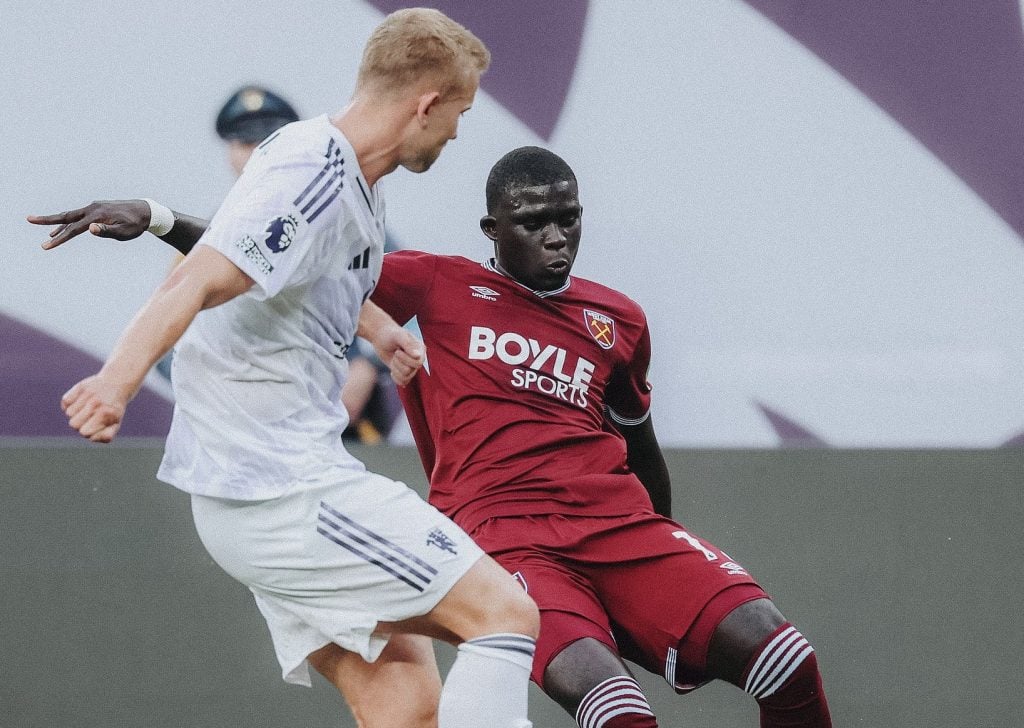 Amical : Défaite des Hammers contre les Reds Devils avec El Hadji Malick Diouf titulaire - wiwsport Amical : Défaite des Hammers contre les Reds Devils avec El Hadji Malick Diouf titulaire - wiwsport