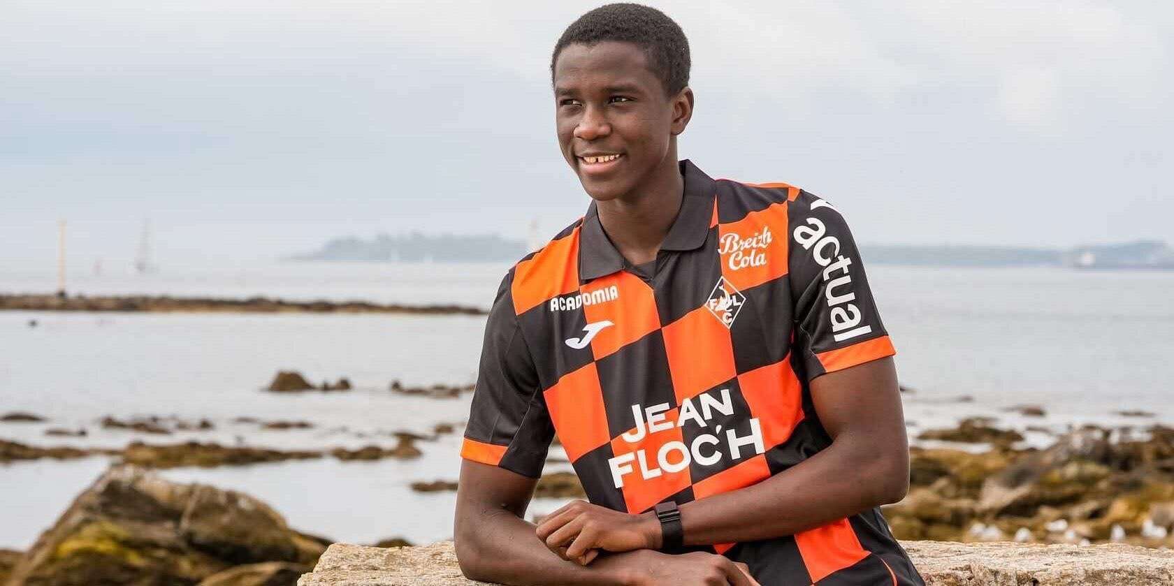 Mercato : (Officiel) Abdoulaye Faye atterrit chez les Merlus ! - wiwsport Mercato : (Officiel) Abdoulaye Faye atterrit chez les Merlus ! - wiwsport