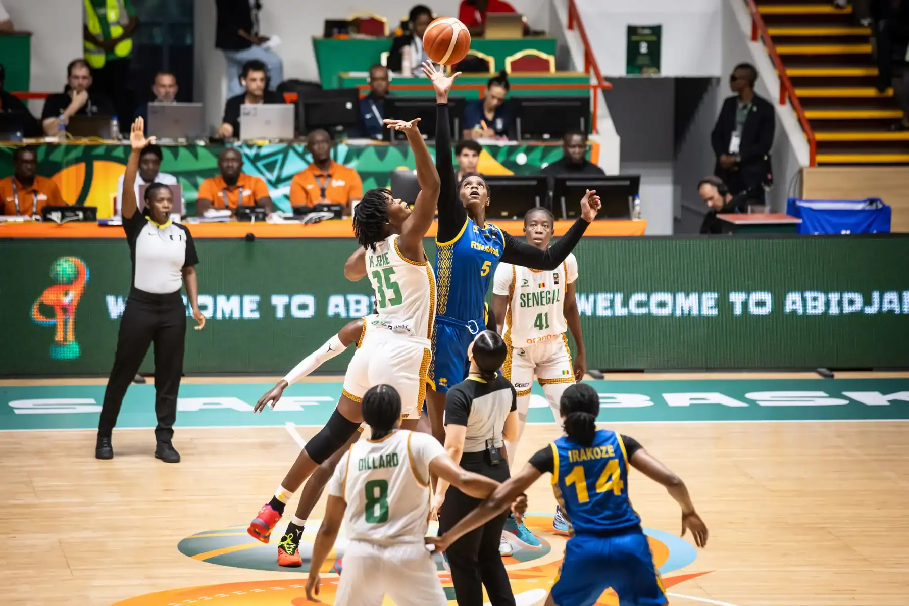 AfroBasket 2025 : Les Lionnes corrigent le Rwanda (80-37) et donnent rendez-vous à la Côte d'Ivoire en quarts - wiwsport AfroBasket 2025 : Les Lionnes corrigent le Rwanda (80-37) et donnent rendez-vous à la Côte d'Ivoire en quarts - wiwsport