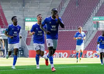 Amical : Sunderland domine Augsbourg grâce à un but d'Habib Diarra - wiwsport