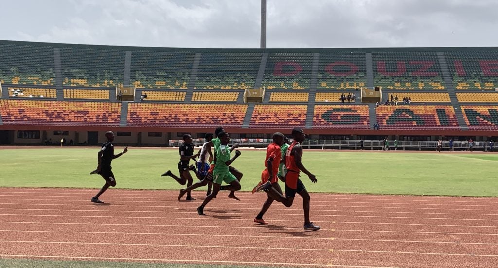 FENSCO 2025 – Athlétisme (Garçons) : Les finalistes du 100 m connus avec la fusée de Rufisque Ababacar Sy ! - wiwsport
