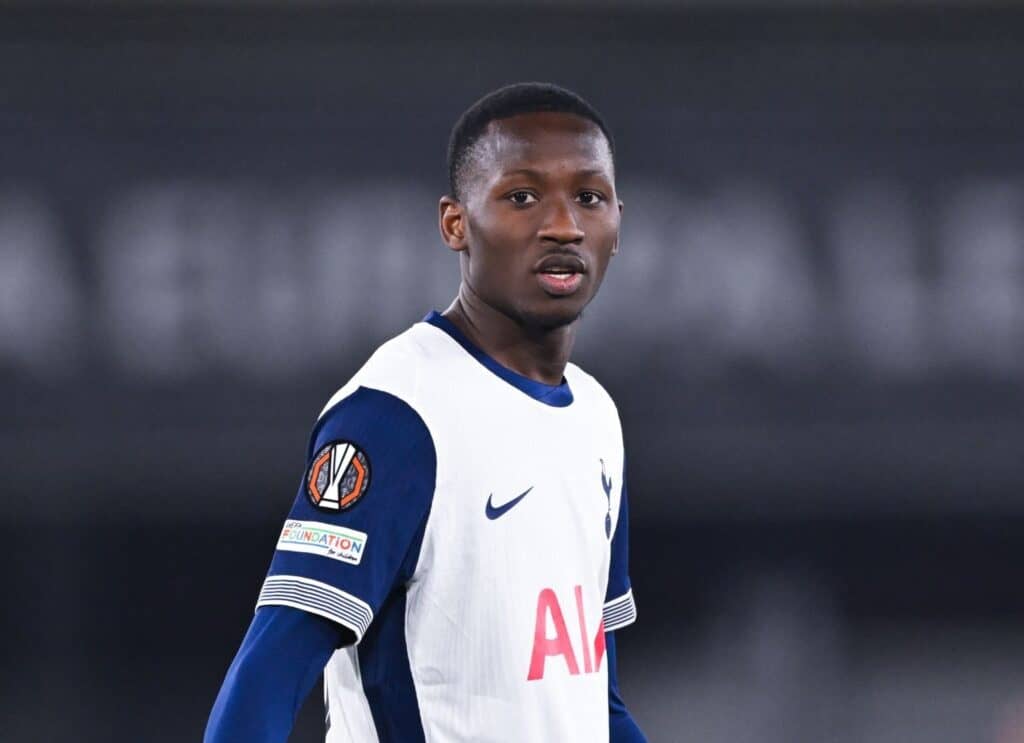 Tirage au sort de la Ligue des Champions : Le PSG et Dortmund au menu des Spurs de Tottenham ! - wiwsport ALKMAAR - Pape Sarr of Tottenham Hotspur FC during the UEFA Europa League match between AZ Alkmaar and Tottenham Hotspur FC at the AFAS stadium on March 6, 2025 in Alkmaar, Netherlands. ANP | Hollandse Hoogte | GERRIT VAN KEULEN (Photo by ANP via Getty Images)