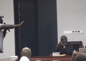 Adoption des textes de la FSL - Échanges tendus entre Gris Bordeaux et le DAPS : « Tu es qui pour m’interpeller ? (…) Vous sortez de la salle si vous ne parlez pas des textes » - wiwsport Screenshot