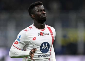 MILAN, ITALY - MARCH 08: Keita Balde of Monza celebrates his goal during the Serie A match between Inter and Monza at Stadio Giuseppe Meazza on March 08, 2025 in Milan, Italy. (Photo by Image Photo Agency/Getty Images)