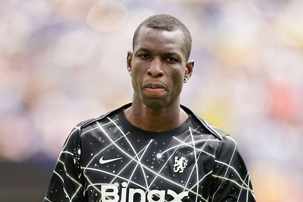 Mercato - Au milieu de l'intérêt de Newcastle, le Bayern se renseigne sur Jackson - wiwsport EAST RUTHERFORD, NJ - JULY 13: Nicolas Jackson #15 of Chelsea F.C. on the field prior to the FIFA Club World Cup Final against Paris Saint-Germain on July, 13, 2025 at MetLife Stadium in East Rutherford, New Jersey. (Photo by Rich Graessle/Icon Sportswire via Getty Images)