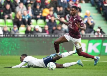 Alimami GORY of Paris and Sadibou SANÉ of Metz during the Ligue 2 BKT match between Metz and Paris at Stade Saint-Symphorien on January 18, 2025 in Metz, France. (Photo by Dave Winter FEP/Icon Sport via Getty Images)