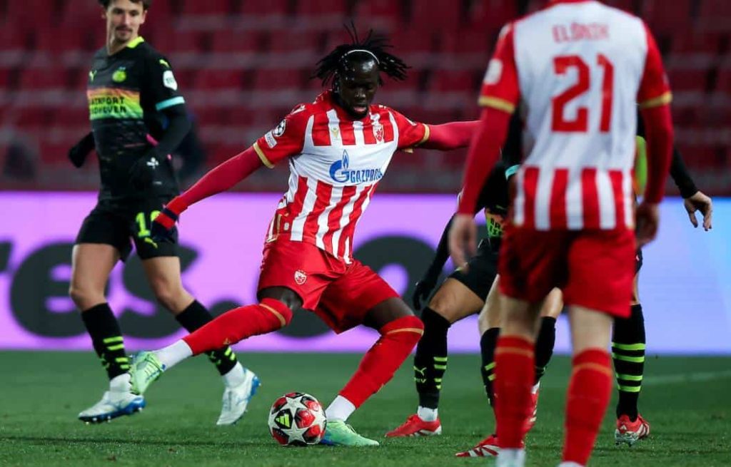 Ligue des Champions : Chérif Ndiaye et l'Etoile Rouge prennent une belle option pour les barrages en battant le Lech Poznań - wiwsport Ligue des Champions : Chérif Ndiaye et l'Etoile Rouge prennent une belle option pour les barrages en battant le Lech Poznań - wiwsport