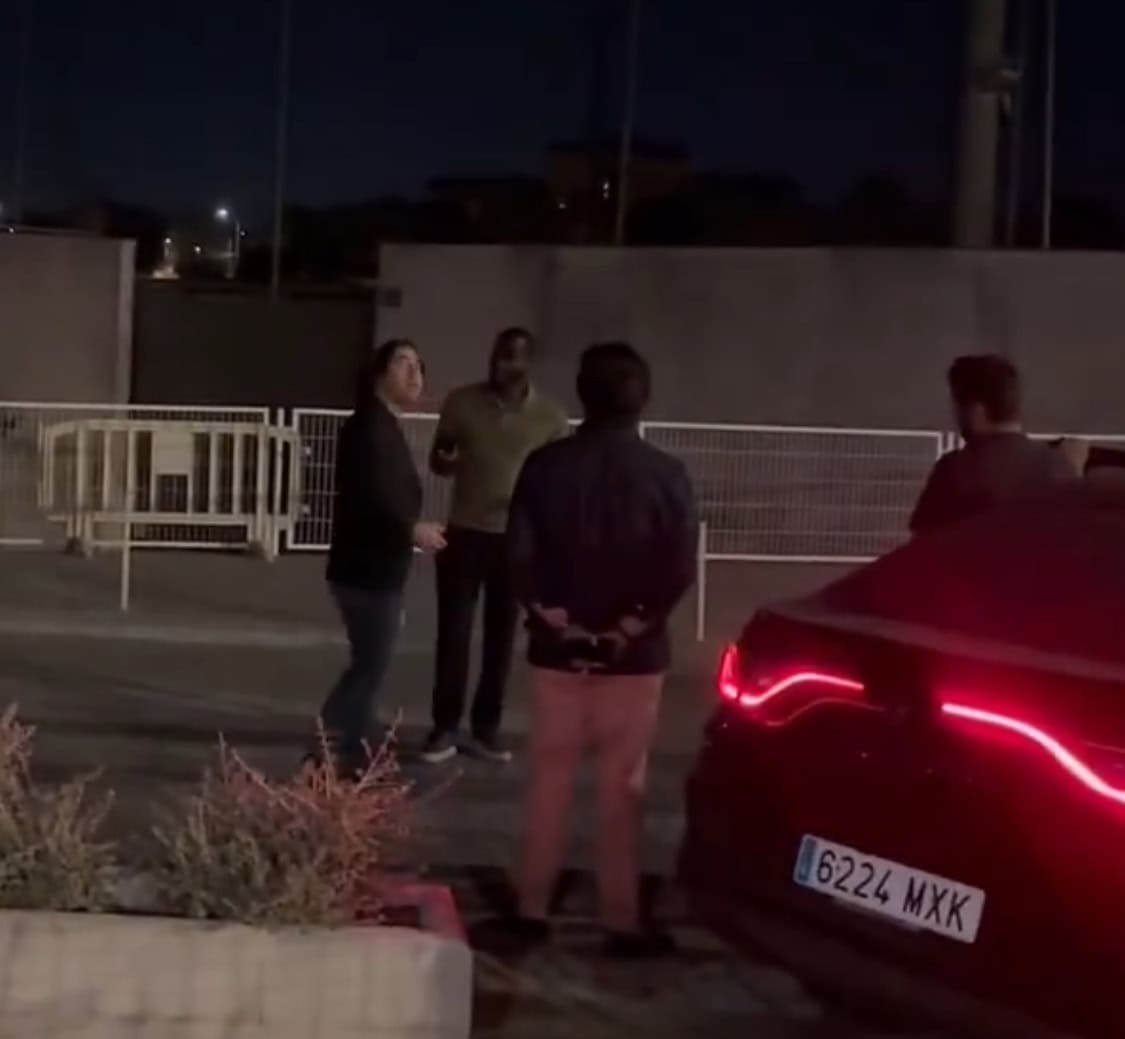 Mercato : « C’est fou, Pathé Ciss est en colère », ça a chauffé entre l’agent de Pathé Ciss et le président du Rayo Vallecano - wiwsport Mercato : « C’est fou, Pathé Ciss est en colère », ça a chauffé entre l’agent de Pathé Ciss et le président du Rayo Vallecano - wiwsport