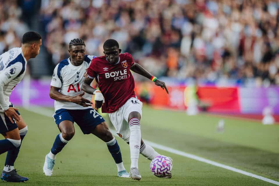 Premier League - El Hadji Malick Diouf juge ses débuts à West Ham : « Je pense avoir pris un bon départ » - wiwsport Premier League - El Hadji Malick Diouf juge ses débuts à West Ham : « Je pense avoir pris un bon départ » - wiwsport
