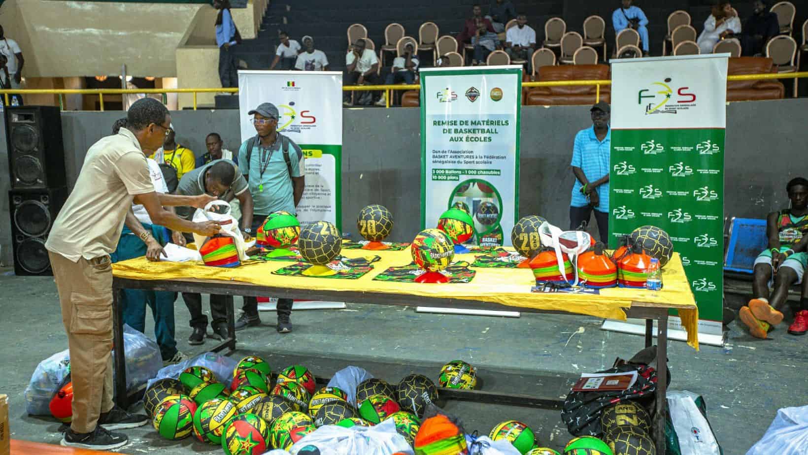 Basket Aventures dote la Fédération Sénégalaise du Sport Scolaire de matériels de basketball - wiwsport