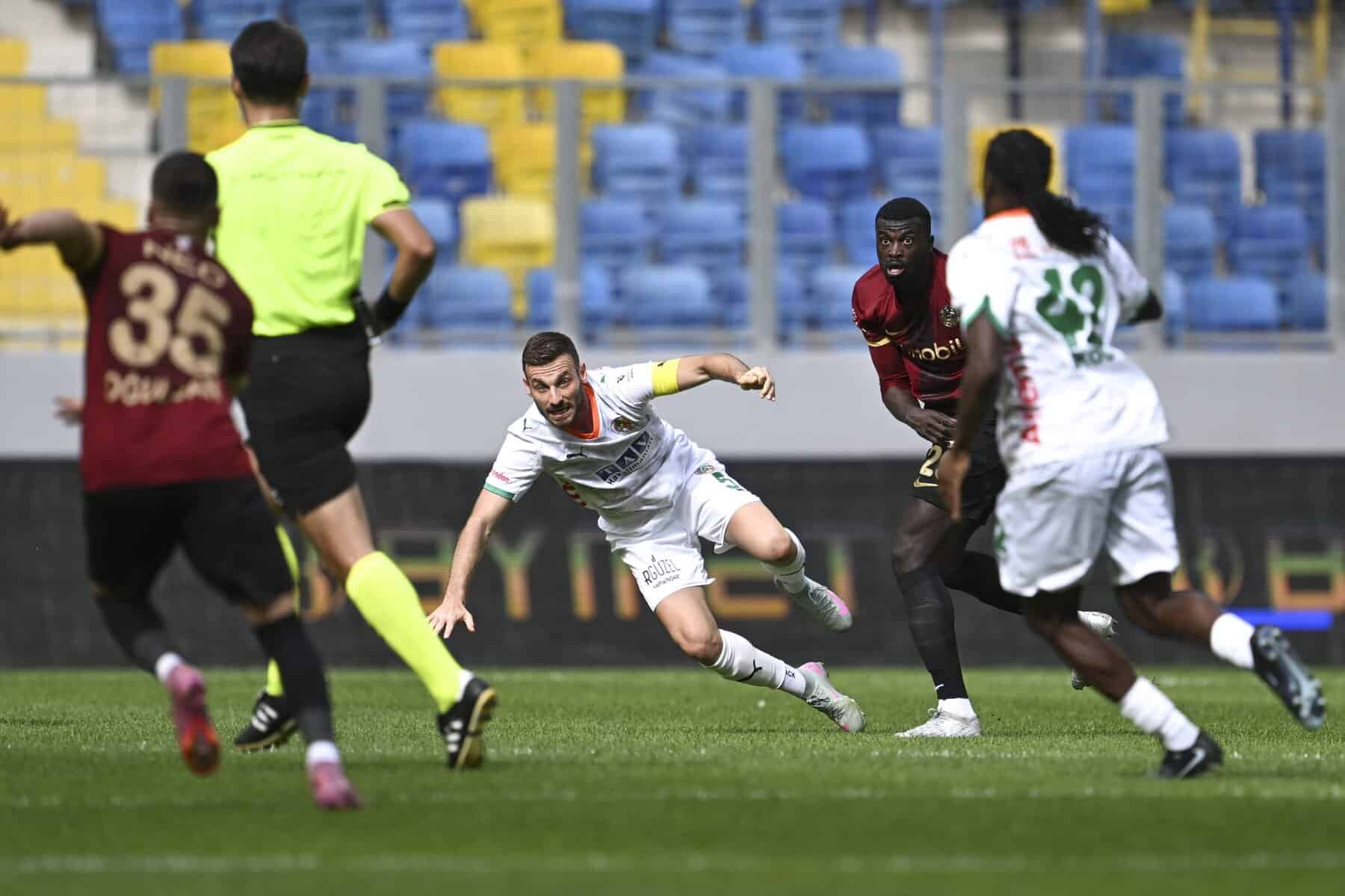 Süper Lig : Mbaye Niang passeur et buteur avec Gençlerbirliği - wiwsport Süper Lig : Mbaye Niang passeur et buteur avec Gençlerbirliği - wiwsport