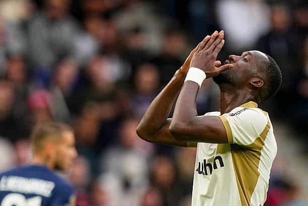 Ligue 1 : Abdallah Sima offre la victoire à Lens face à Auxerre - wiwsport Abdallah SIMA of RC Lens dejected during the Ligue 1 McDonald's match between Paris and Lens at Parc des Princes on September 14, 2025 in Paris, France. (Photo by Hugo Pfeiffer/Icon Sport via Getty Images)