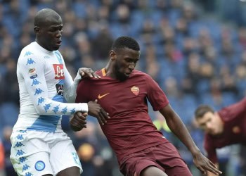 ROME, ITALY - MARCH 04: Kalidou Koulibaly of SSC Napoli  and Antonio Rudiger of AS Roma in action during the Serie A match between AS Roma and SSC Napoli at Stadio Olimpico on March 4, 2017 in Rome, Italy.  (Photo by Giuseppe Bellini/Getty Images)