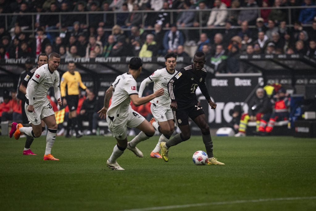 Bundesliga : Le Bayern Munich fait plier le Borussia Mönchengladbach, Nicolas Jackson toujours muet en Championnat - wiwsport Bundesliga : Le Bayern Munich fait plier le Borussia Mönchengladbach, Nicolas Jackson toujours muet en Championnat - wiwsport