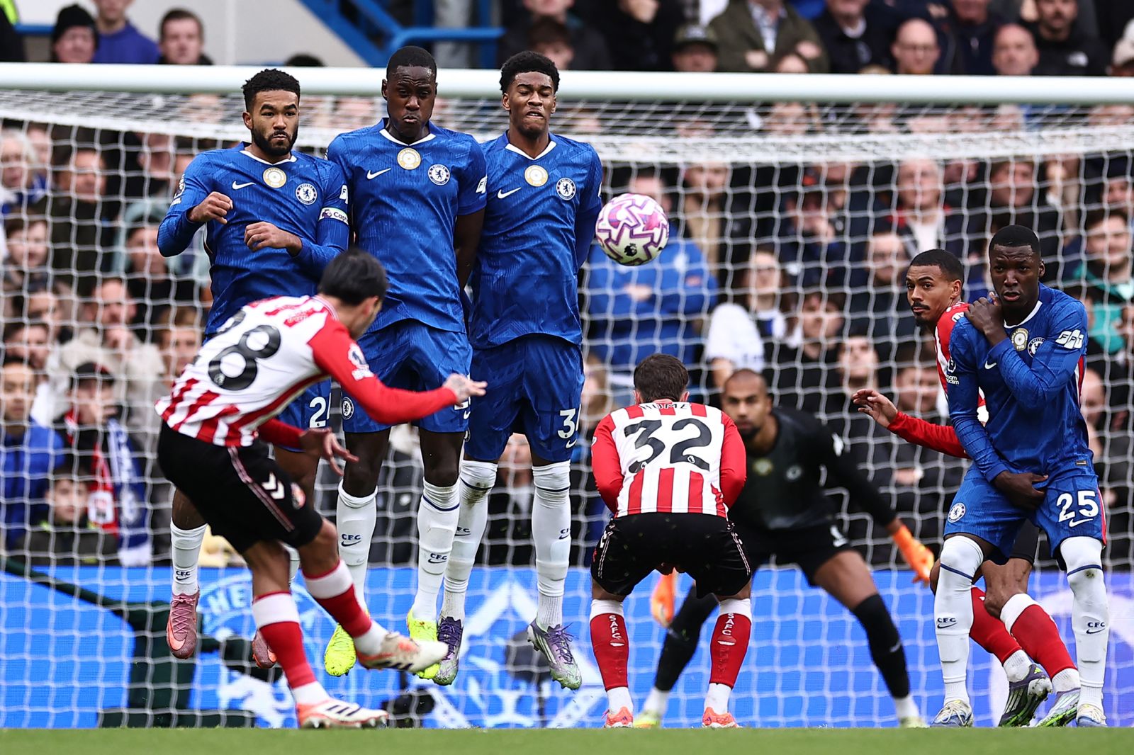 Premier League : Sunderland d'Habib Diarra fait tomber Chelsea à Stamford Bridge - wiwsport