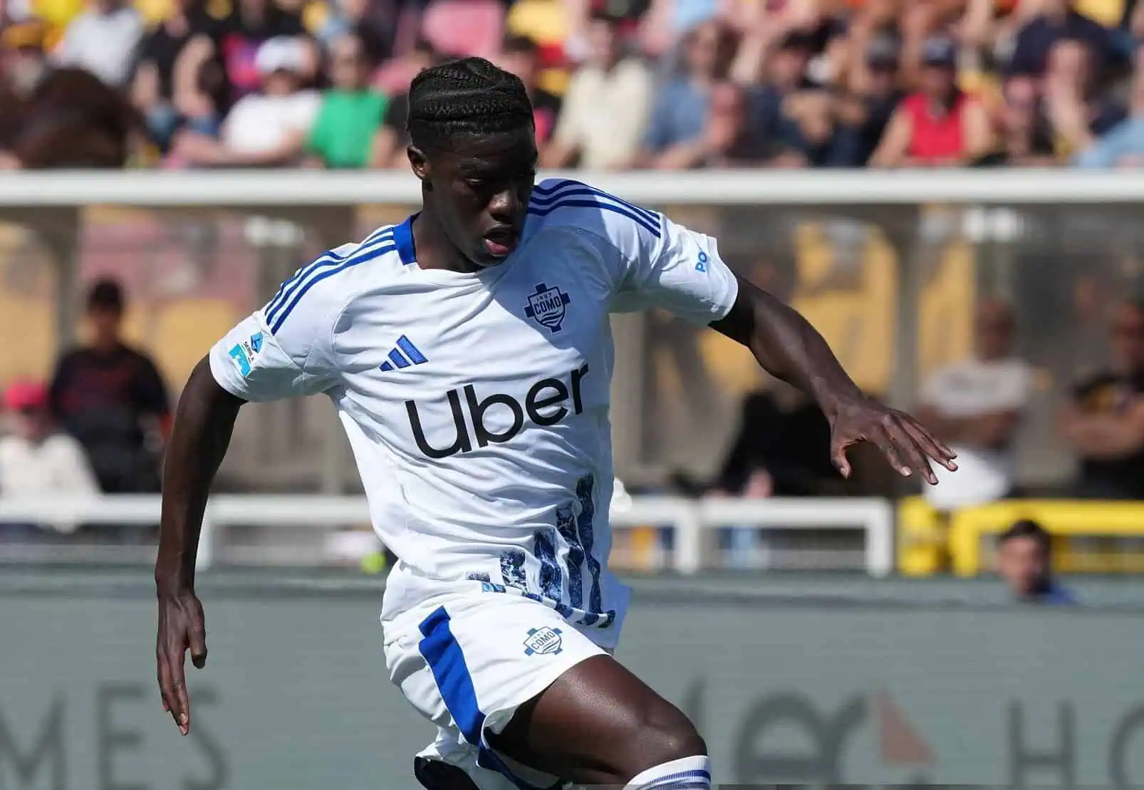 Serie A : Assane Diao (Como) titulaire face à l'Hellas Vérone - wiwsport Serie A : Assane Diao (Como) titulaire face à l'Hellas Vérone - wiwsport