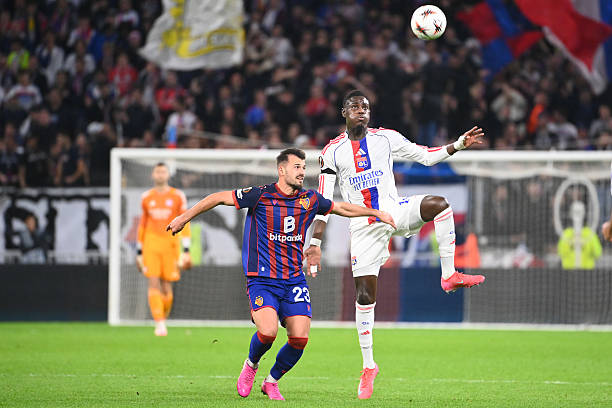 Ligue Europa : Moussa Niakhaté et l'OL s'imposent face au FC Bâle - wiwsport