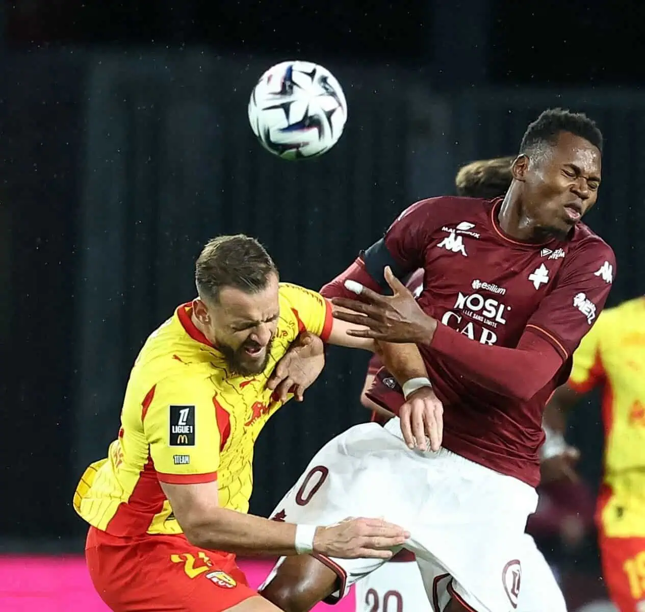 Ligue 1 : Metz signe enfin sa première victoire en battant Lens - wiwsport Ligue 1 : Metz signe enfin sa première victoire en battant Lens - wiwsport