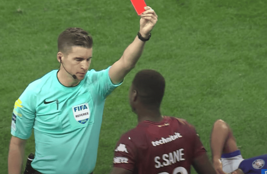 Metz – Sadibou Sané expulsé dès son retour de suspension : « Il y a un manque dans la gestion des émotions » regrette Le Mignan