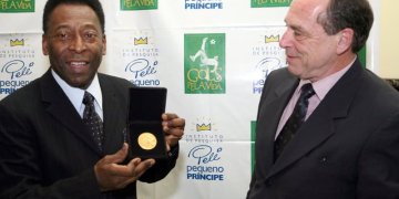 Une association brésilienne met aux enchères les trois buts de Pelé contre le Sénégal