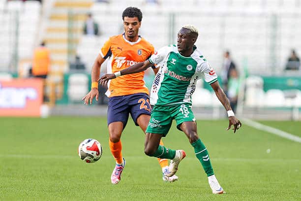 Suspendu dans l'affaire des paris sportifs, Alassane Ndao rejette la décision et dépose un recours ! - wiwsport KONYA, TURKIYE - SEPTEMBER 28: TUMOSAN Konyaspor's Alassane Ndao (18) competes against Basaksehir's Christopher Operi (21) during the Trendyol Super Lig week 7 match between TUMOSAN Konyaspor and RAMS Basaksehir at Medas Konya Buyuksehir Stadium in Konya, Turkiye, on September 28, 2025. (Photo by Serhat Cetinkaya/Anadolu via Getty Images)