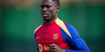 FC Barcelone : Mamadou Mbacké Fall s’entraîne avec l’équipe première