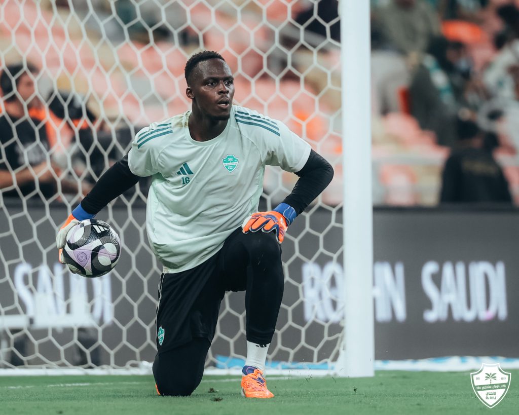 Saudi Pro League : À 10 contre 11, Édouard Mendy et Al-Ahli s'imposent contre Al-Qadsiah - wiwsport Saudi Pro League : À 10 contre 11, Édouard Mendy et Al-Ahli s'imposent contre Al-Qadsiah - wiwsport