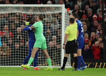 David Moyes, entraîneur d’Everton, sur l’altercation entre Idrissa Gana Gueye et Michael Keane : « J’aime voir mes joueurs se battre » - wiwsport