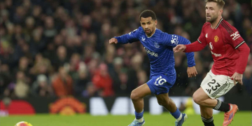 Premier League : Everton s&rsquo;impose sur la pelouse de Manchester United malgré l&rsquo;expulsion invraisemblable d&rsquo;Idrissa Gana Gueye