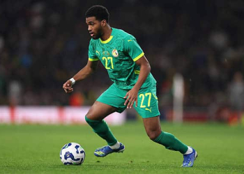 LONDON, ENGLAND - NOVEMBER 15: Ibrahim Mbaye of Senegal controls the ball during the International Friendly between Brazil and Senegal at Emirates Stadium on November 15, 2025 in London, England. (Photo by Ryan Pierse/Getty Images)