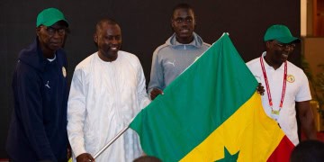 Mondial U17 : Les Lionceaux ont reçu le drapeau national des mains de l’Ambassadeur du Sénégal au Qatar !