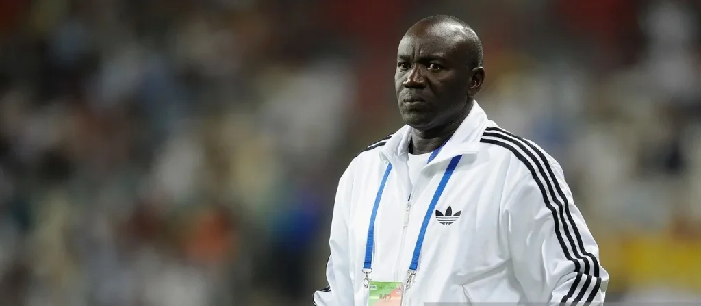 TP Mazembe tenu en échec, les supporters ciblent Lamine Ndiaye qui quitte le stade sous escorte ! - wiwsport TP Mazembe tenu en échec, les supporters ciblent Lamine Ndiaye qui quitte le stade sous escorte ! - wiwsport