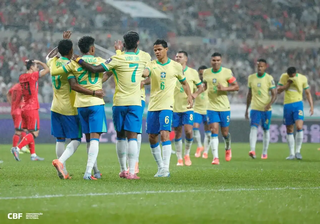 Foot : La liste du Brésil pour le match amical face au Sénégal avec les retours de Fabinho et Vitor Roque - wiwsport Foot : La liste du Brésil pour le match amical face au Sénégal avec les retours de Fabinho et Vitor Roque - wiwsport