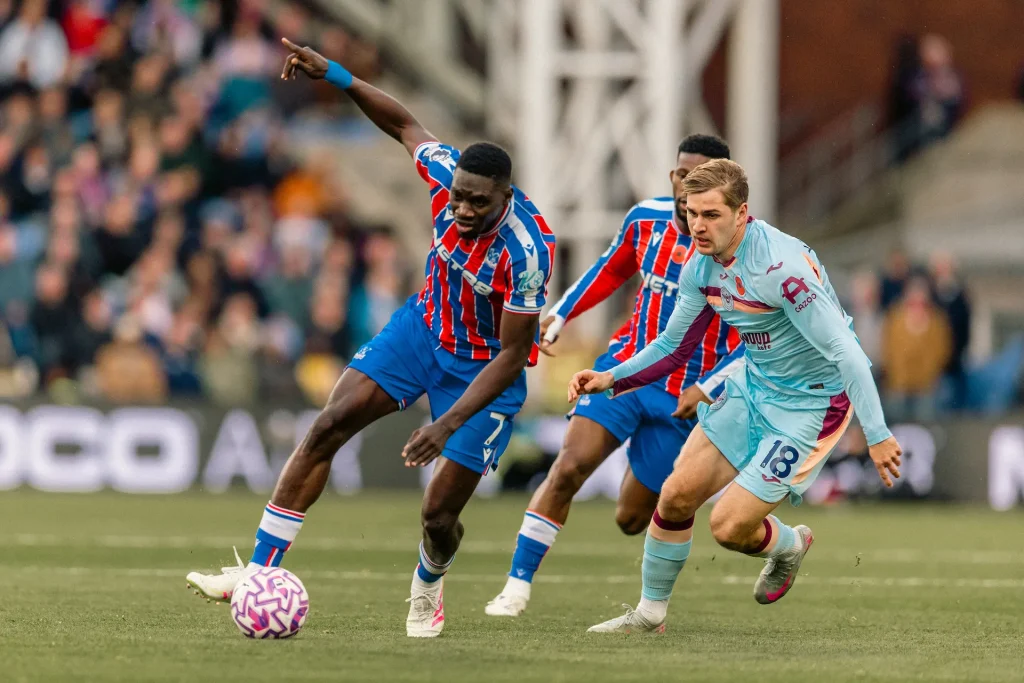 Premier League : Crystal Palace renoue avec la victoire face à Brentford et s'offre la belle opération - wiwsport