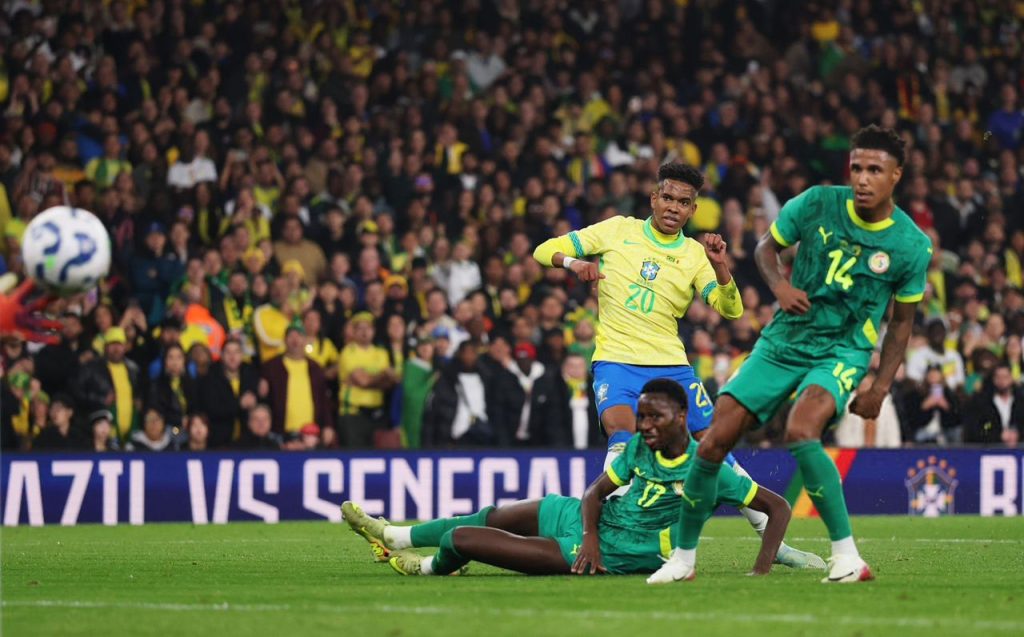 Sénégal v Brésil : Les Lions s'inclinent devant le Brésil (0-2) et voient leur série d'invincibilité prendre fin - wiwsport Sénégal v Brésil : Les Lions s'inclinent devant le Brésil (0-2) et voient leur série d'invincibilité prendre fin - wiwsport