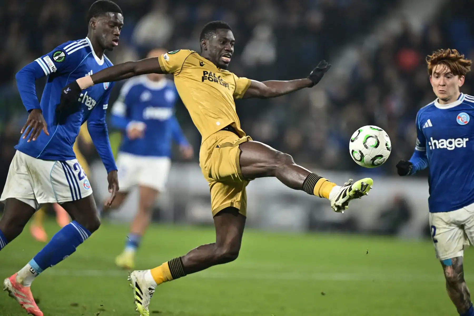 Ligue Conférence : Strasbourg de Mamadou Sarr renverse Crystal Palace d'Ismaïla Sarr et poursuit son invincibilité - wiwsport