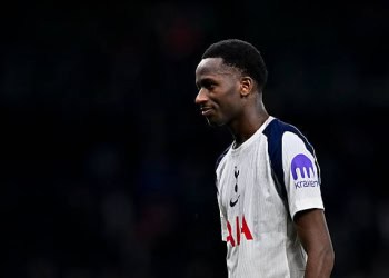 Premier League : Pape Matar Sarr titulaire avec Tottenham contre Manchester United - wiwsport Premier League : Pape Matar Sarr titulaire avec Tottenham contre Manchester United - wiwsport