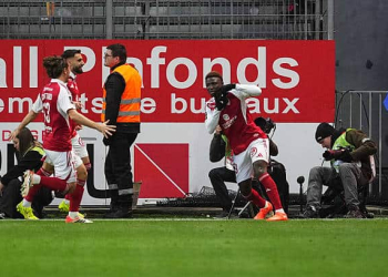 Ligue 1 : Brest freine Metz avec un premier but de Pathé Mboup - wiwsport