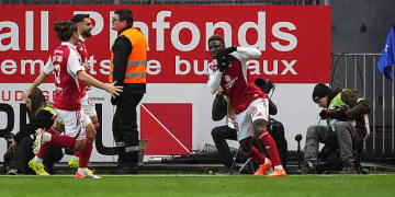 Ligue 1 : Brest freine Metz avec un premier but de Pathé Mboup
