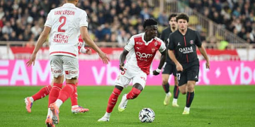 Ligue 1 : L&rsquo;AS Monaco surprend le Paris Saint-Germain et se relance