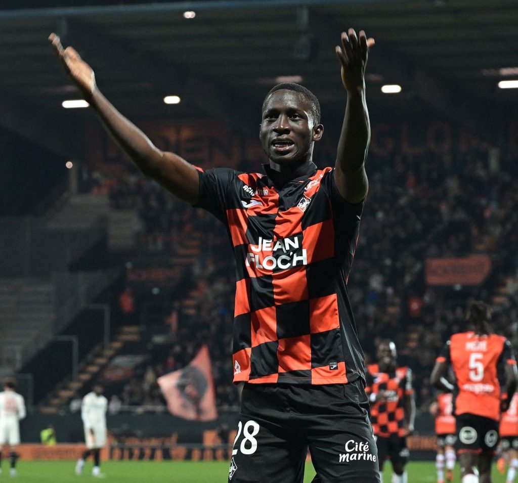 Ligue 1 : Grâce à un doublé de Sambou Soumano, Lorient renoue avec la victoire et enfonce Nice - wiwsport Ligue 1 : Grâce à un doublé de Sambou Soumano, Lorient renoue avec la victoire et enfonce Nice - wiwsport