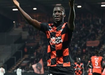 Ligue 1 : Grâce à un doublé de Sambou Soumano, Lorient renoue avec la victoire et enfonce Nice - wiwsport