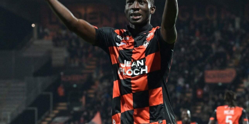 Ligue 1 : Grâce à un doublé de Sambou Soumano, Lorient renoue avec la victoire et enfonce Nice - wiwsport